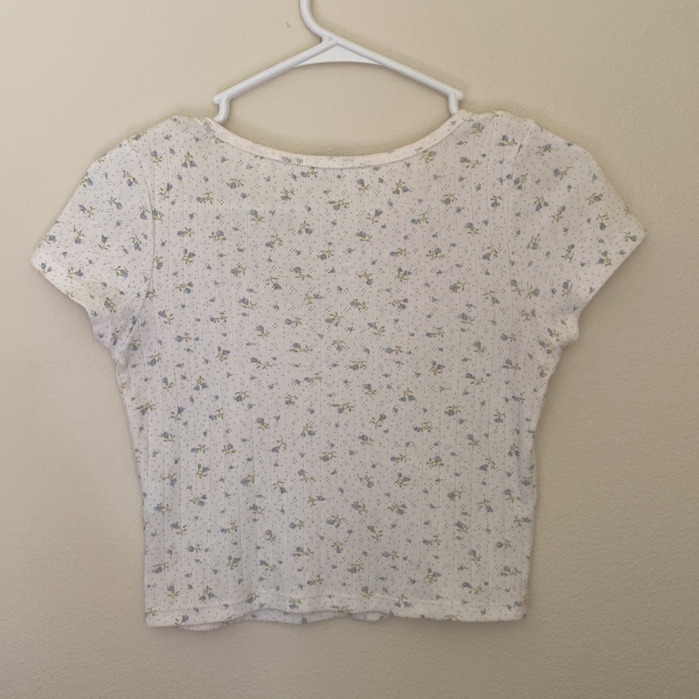 Brandy Melville tee - Picture 3 of 3